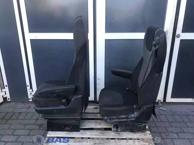 DAF XF106 Stoelen set DAF 1844320 - Banco por Camião: foto 2 DAF XF106 Stoelen set DAF 1844320 - Banco por Camião: foto 2