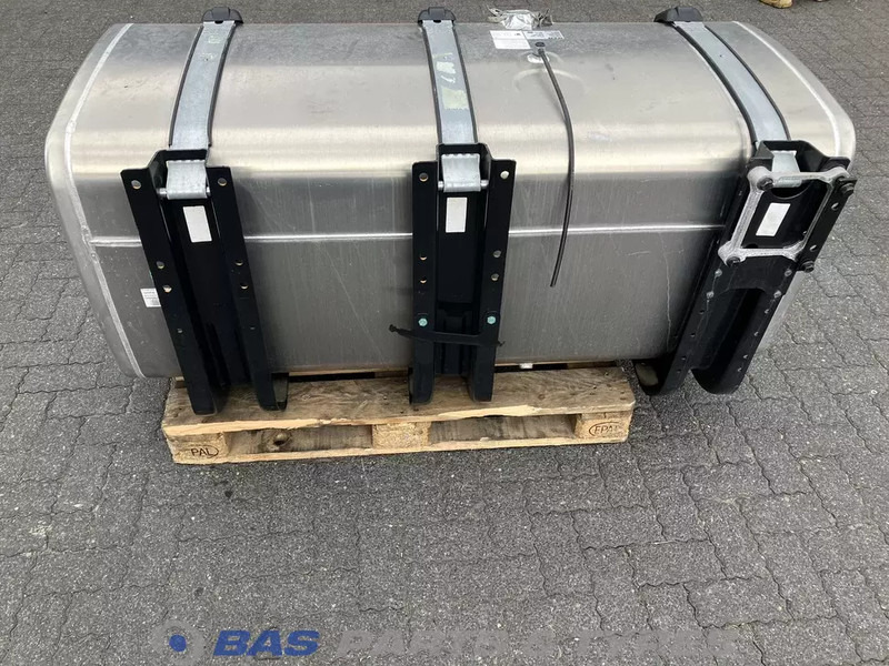 MAN Brandstoftank MAN 710 Liter 81122016766 - Tanque de combustível por Camião: foto 2 MAN Brandstoftank MAN 710 Liter 81122016766 - Tanque de combustível por Camião: foto 2