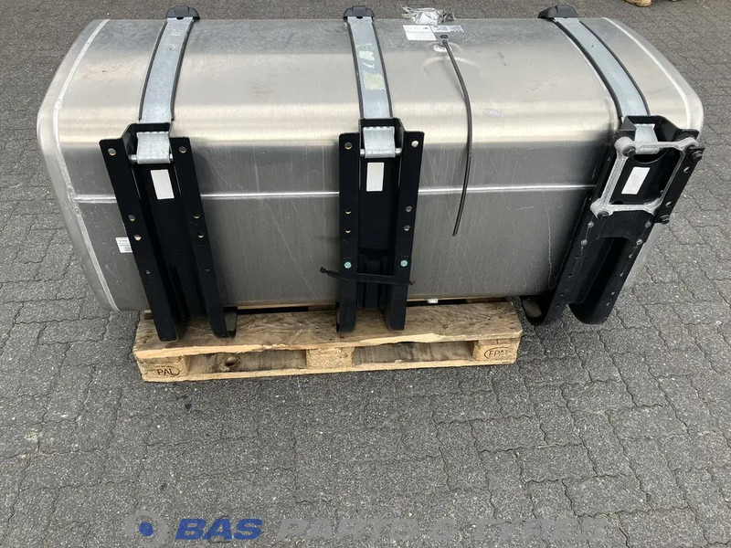 MAN Brandstoftank MAN 710 Liter 81122016766 - Tanque de combustível por Camião: foto 2 MAN Brandstoftank MAN 710 Liter 81122016766 - Tanque de combustível por Camião: foto 2