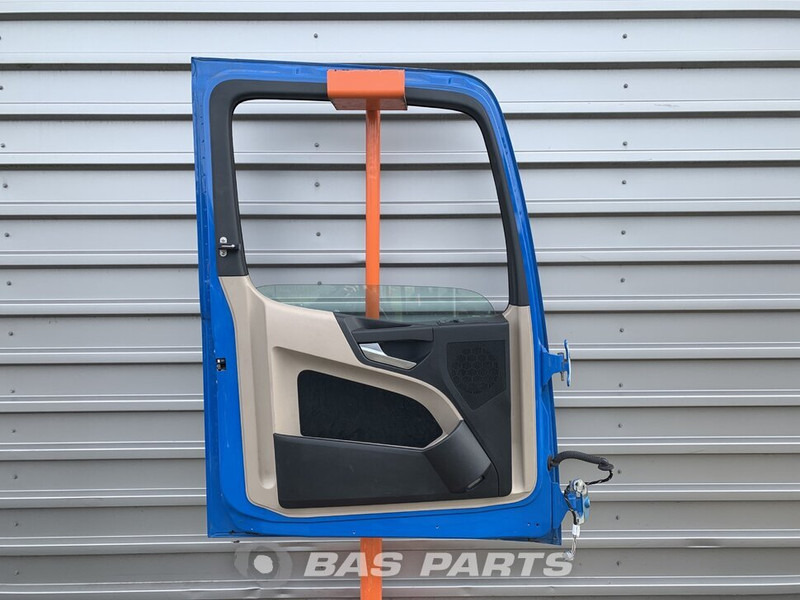 Mercedes-Benz Actros MP4 Portier Links Mercedes A 960 720 23 03 - Porta e peças por Camião: foto 2 Mercedes-Benz Actros MP4 Portier Links Mercedes A 960 720 23 03 - Porta e peças por Camião: foto 2