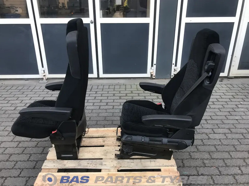 Mercedes-Benz Actros MP4 Stoelen set Mercedes A 960 910 75 01 - Banco por Camião: foto 2 Mercedes-Benz Actros MP4 Stoelen set Mercedes A 960 910 75 01 - Banco por Camião: foto 2