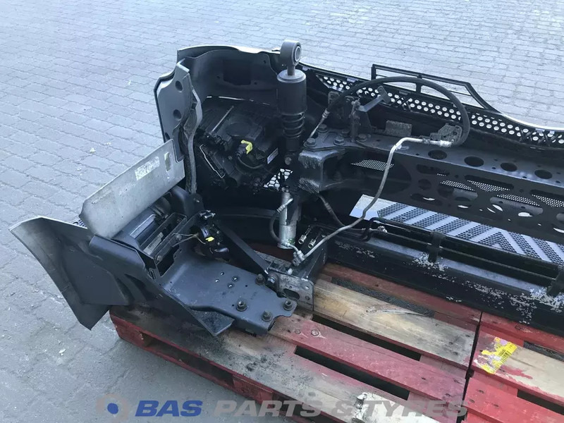 Mercedes-Benz Antos MP4 Bumper Mercedes A 960 310 23 22 - Para-choque por Camião: foto 4 Mercedes-Benz Antos MP4 Bumper Mercedes A 960 310 23 22 - Para-choque por Camião: foto 4