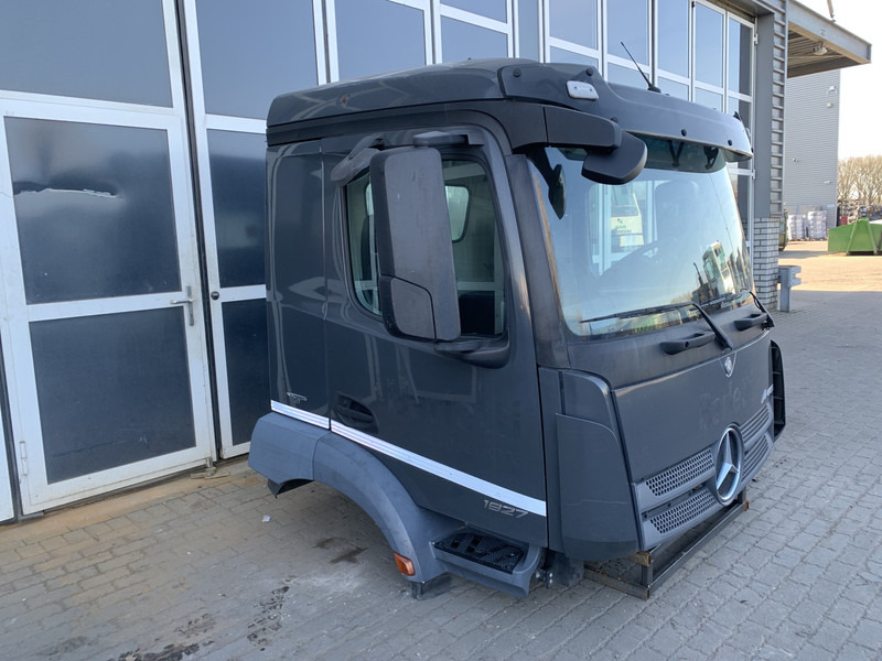 Mercedes-Benz Antos MP4 - Cabine e interior por Camião: foto 2 Mercedes-Benz Antos MP4 - Cabine e interior por Camião: foto 2