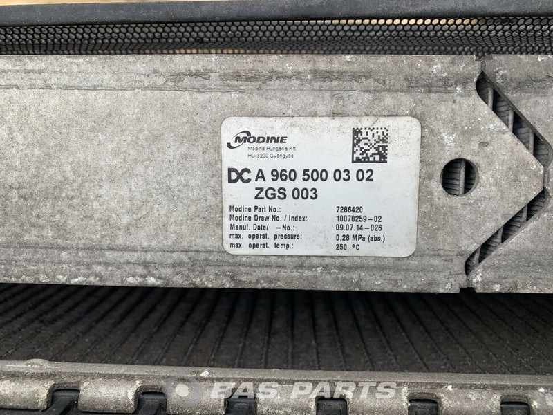 Mercedes-Benz Antos MP4 Koelerpakket Mercedes OM470LA A 960 500 28 01 - Radiador por Camião: foto 3 Mercedes-Benz Antos MP4 Koelerpakket Mercedes OM470LA A 960 500 28 01 - Radiador por Camião: foto 3