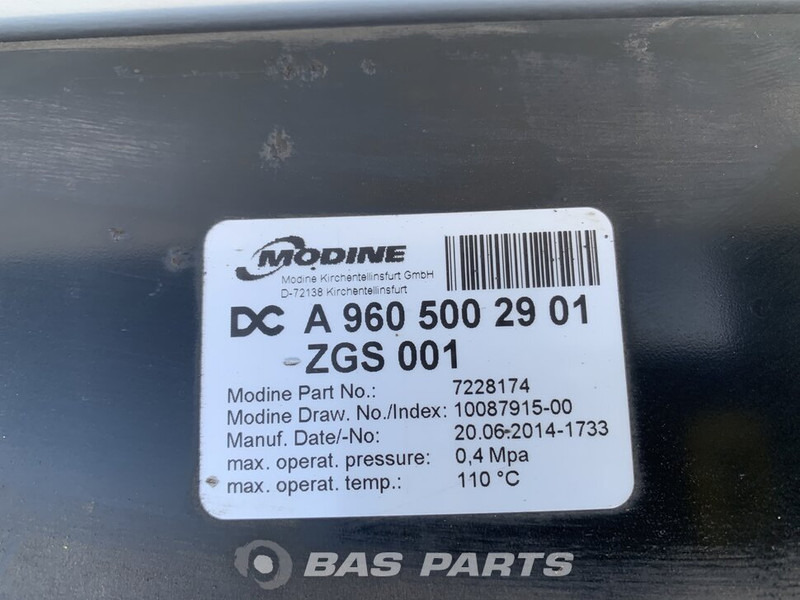 Mercedes-Benz Antos MP4 Radiator Mercedes OM936LA 240 A 960 500 29 01 - Radiador por Camião: foto 3 Mercedes-Benz Antos MP4 Radiator Mercedes OM936LA 240 A 960 500 29 01 - Radiador por Camião: foto 3