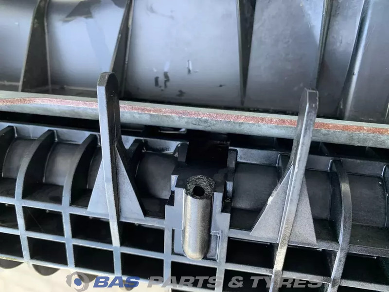 Renault Radiateur Renault DTI13 480 7422062510 - Radiador por Camião: foto 3 Renault Radiateur Renault DTI13 480 7422062510 - Radiador por Camião: foto 3