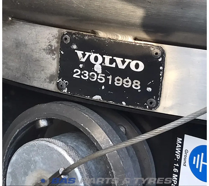 Volvo Brandstoftank Volvo 455 Liter 22866641 - Tanque de combustível por Camião: foto 5 Volvo Brandstoftank Volvo 455 Liter 22866641 - Tanque de combustível por Camião: foto 5