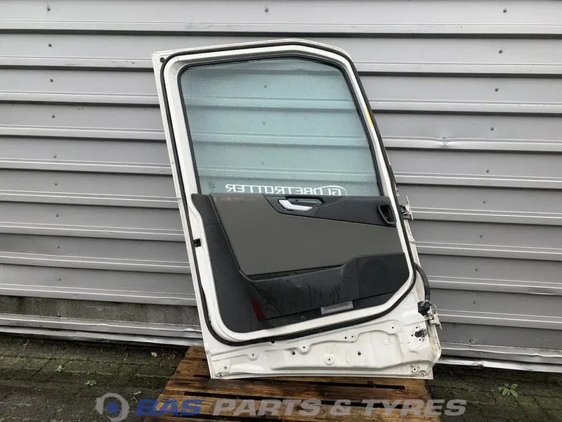 Volvo FH4 - Porta e peças por Camião: foto 2 Volvo FH4 - Porta e peças por Camião: foto 2