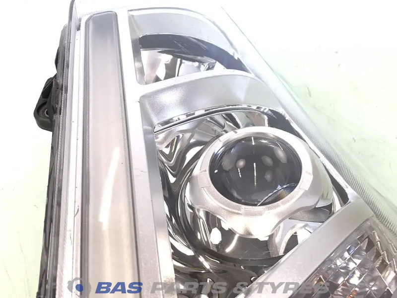 Volvo FH4 - Farol dianteira por Camião: foto 3 Volvo FH4 - Farol dianteira por Camião: foto 3