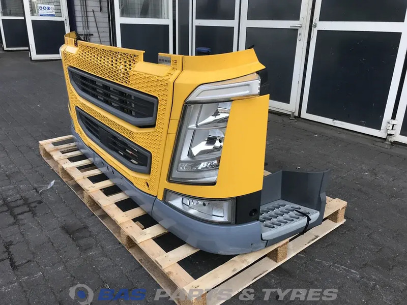 Volvo FH4 - Para-choque por Camião: foto 2 Volvo FH4 - Para-choque por Camião: foto 2