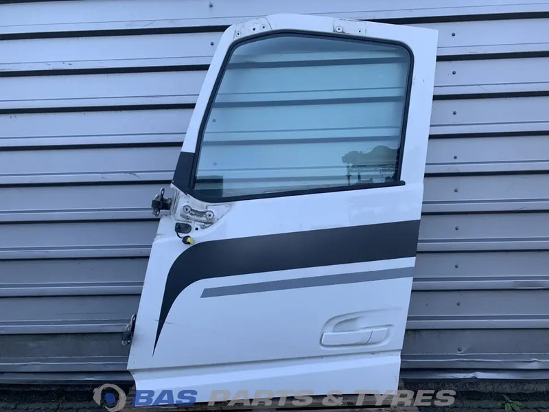 Volvo FH4 - Porta e peças por Camião: foto 2 Volvo FH4 - Porta e peças por Camião: foto 2