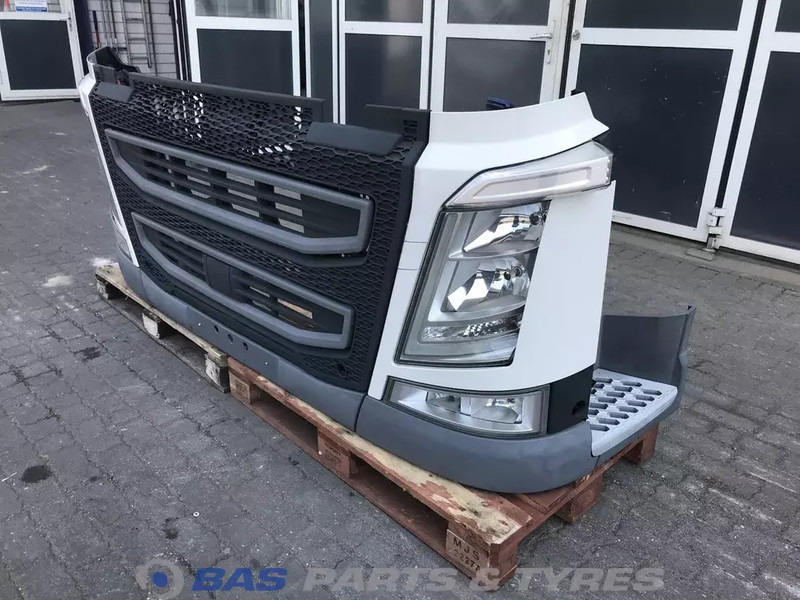 Volvo FH4 - Para-choque por Camião: foto 2 Volvo FH4 - Para-choque por Camião: foto 2