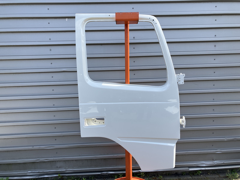 Volvo FM4 - Porta e peças por Camião: foto 1 Volvo FM4 - Porta e peças por Camião: foto 1