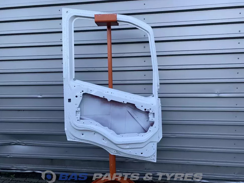 Volvo FM5 - Porta e peças por Camião: foto 2 Volvo FM5 - Porta e peças por Camião: foto 2