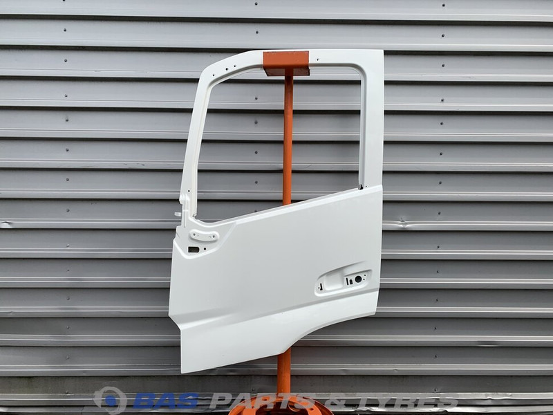 Volvo FM5 - Porta e peças por Camião: foto 1 Volvo FM5 - Porta e peças por Camião: foto 1