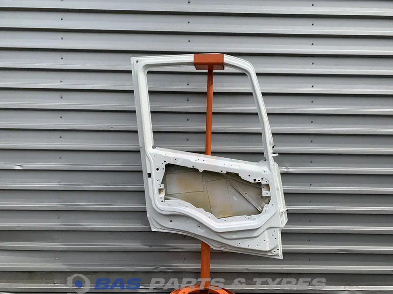 Volvo FM5 - Porta e peças por Camião: foto 2 Volvo FM5 - Porta e peças por Camião: foto 2