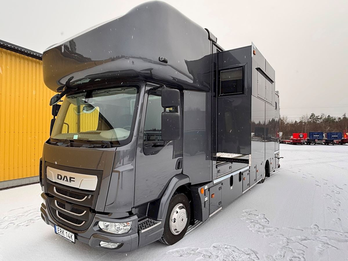 DAF Lehel horsebox 210 LF - Camião de transporte de cavalos: foto 1 DAF Lehel horsebox 210 LF - Camião de transporte de cavalos: foto 1