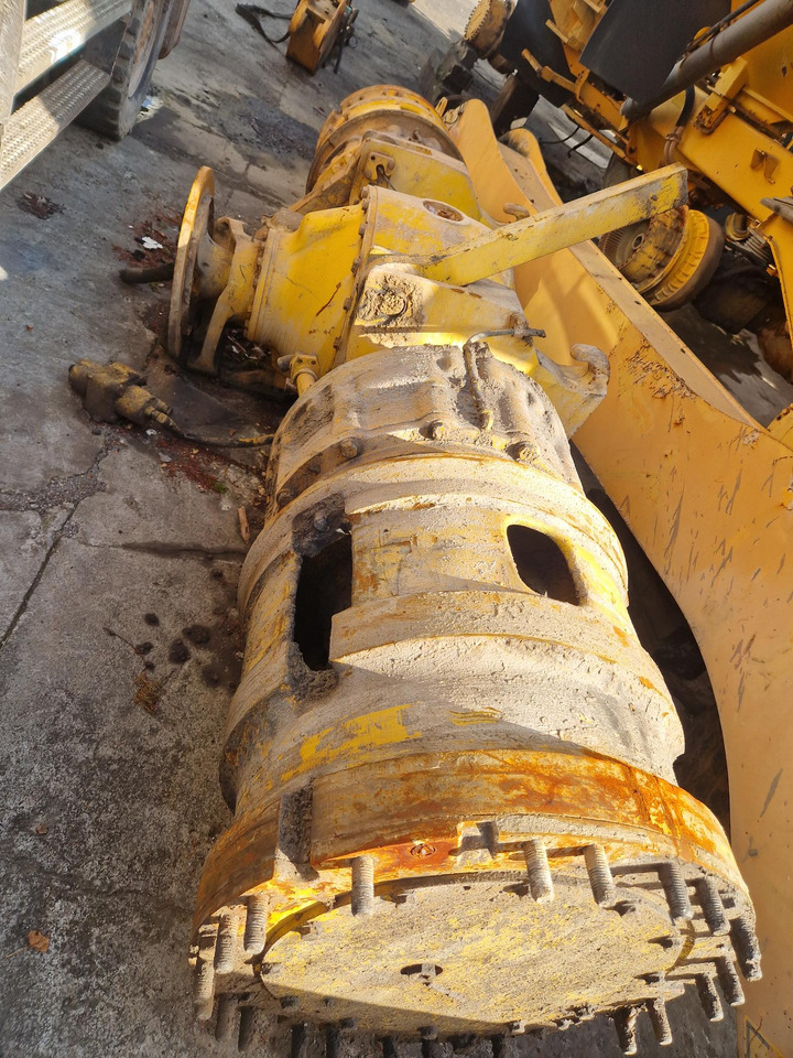 EJE TRASERO KOMATSU KWA055HD-4 - Eixo e peças por Máquina de construção: foto 2 EJE TRASERO KOMATSU KWA055HD-4 - Eixo e peças por Máquina de construção: foto 2