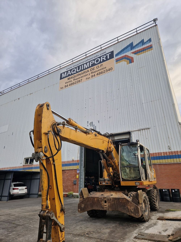 LIEBHERR A904C - Escavadeira de rodas: foto 1 LIEBHERR A904C - Escavadeira de rodas: foto 1