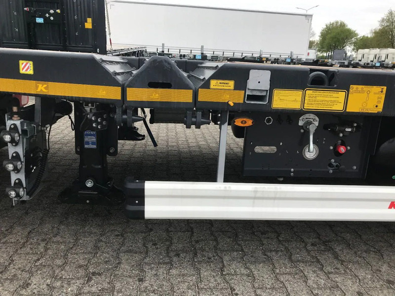 Kässbohrer SPA MR 3 / 1N - 18 / 27 Uitschuifbare MEGA oplegger met wieluitsparingen - Semi-reboque plataforma/ Caixa aberta: foto 5 Kässbohrer SPA MR 3 / 1N - 18 / 27 Uitschuifbare MEGA oplegger met wieluitsparingen - Semi-reboque plataforma/ Caixa aberta: foto 5