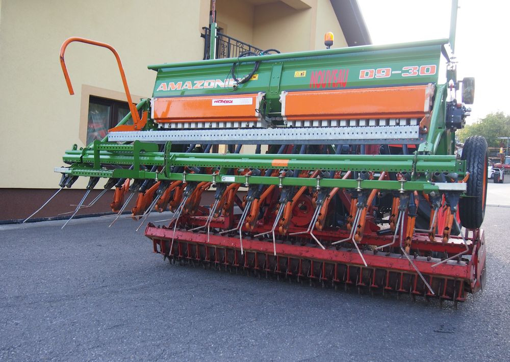 Agregat uprawowo-siewny Amazone HRB 301 I D9-30 2005 Agregat uprawowo siewny KUHN AMAZONE szerokość robocza 3m - Semeadora combinada: foto 1 Agregat uprawowo-siewny Amazone HRB 301 I D9-30 2005 Agregat uprawowo siewny KUHN AMAZONE szerokość robocza 3m - Semeadora combinada: foto 1