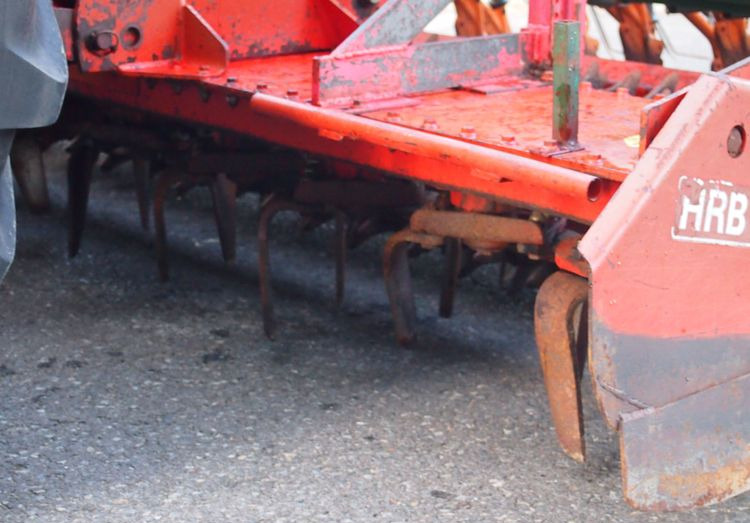 Leasing de  Agregat uprawowo-siewny Amazone HRB 301 I D9-30 2005 Agregat uprawowo siewny KUHN AMAZONE szerokość robocza 3m Agregat uprawowo-siewny Amazone HRB 301 I D9-30 2005 Agregat uprawowo siewny KUHN AMAZONE szerokość robocza 3m: foto 6