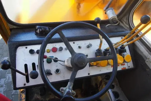 Dźwig Demag V72 1991 Dźwig żuraw Demag V72 12T 13m - Grua móvel: foto 4 Dźwig Demag V72 1991 Dźwig żuraw Demag V72 12T 13m - Grua móvel: foto 4