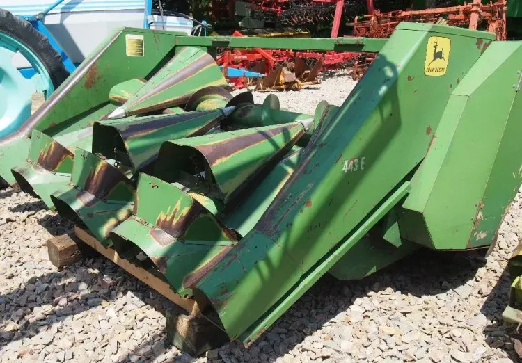 Heder John deere do kukurydzy 4 rzędowy claas john deere - Plataforma para colher milho: foto 3 Heder John deere do kukurydzy 4 rzędowy claas john deere - Plataforma para colher milho: foto 3
