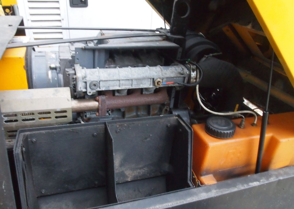 Kompresor Ingersoll Rand IR P130WD 2000 Kompresor Ingersoll Rand P130WD 30 kW - Compressor de ar: foto 4 Kompresor Ingersoll Rand IR P130WD 2000 Kompresor Ingersoll Rand P130WD 30 kW - Compressor de ar: foto 4