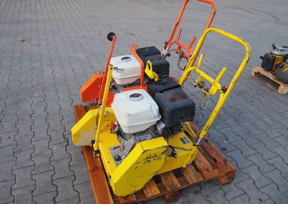 Piła do cięcia GOLZ FS 170 2006 PIŁA DO CIĘCIA asfaltu i betonu - Equipamento de construção: foto 4 Piła do cięcia GOLZ FS 170 2006 PIŁA DO CIĘCIA asfaltu i betonu - Equipamento de construção: foto 4