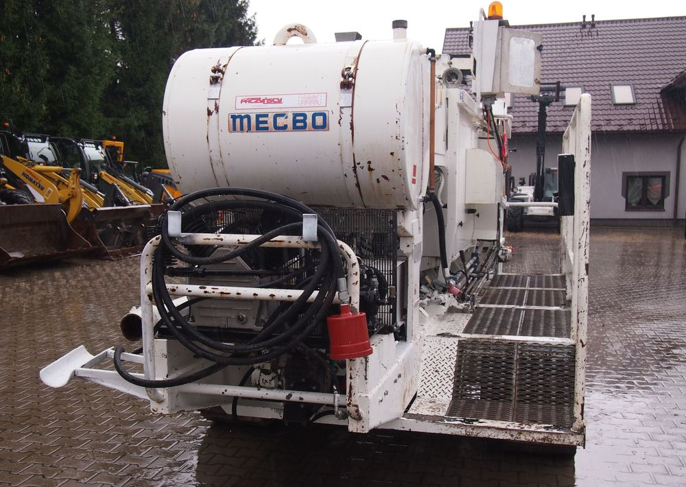 Leasing de  Pompa do betonu Mecbo Cartrack P4,65 APV 70bar 2009 Pompa do betonu MECBO P4,65 na gąsienicach Pompa do betonu Mecbo Cartrack P4,65 APV 70bar 2009 Pompa do betonu MECBO P4,65 na gąsienicach: foto 8 Leasing de  Pompa do betonu Mecbo Cartrack P4,65 APV 70bar 2009 Pompa do betonu MECBO P4,65 na gąsienicach Pompa do betonu Mecbo Cartrack P4,65 APV 70bar 2009 Pompa do betonu MECBO P4,65 na gąsienicach: foto 8