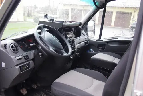 Samochód Iveco Daily 35c21 2012 DMC 3,5T DOKA dubel kabina - Carrinha de lona, Carrinha cabine dupla: foto 5 Samochód Iveco Daily 35c21 2012 DMC 3,5T DOKA dubel kabina - Carrinha de lona, Carrinha cabine dupla: foto 5