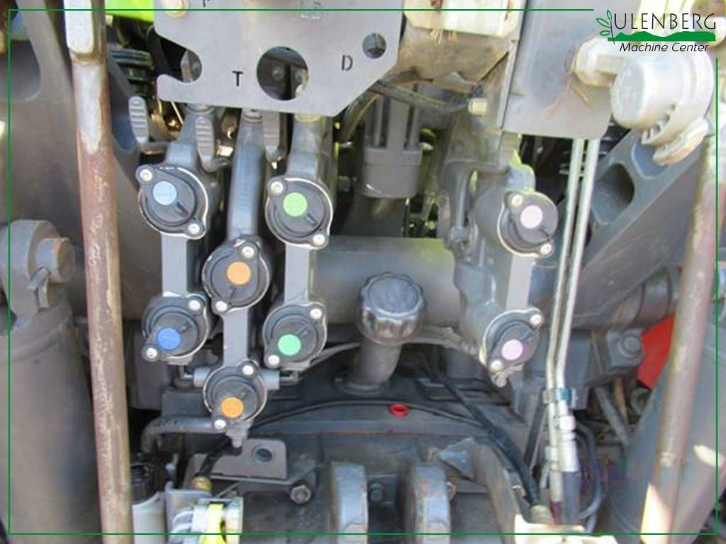 Trator Claas Axion 810: foto 11
