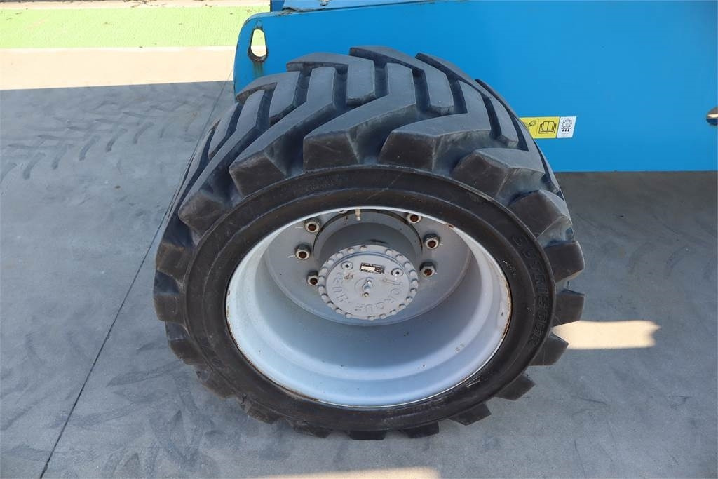Plataforma telescópica Genie S85: foto 14