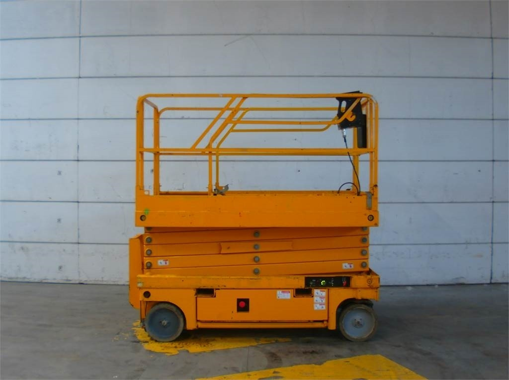 Haulotte Compact 12 - Plataforma de Tijera/ Plataforma de tesoura: foto 1 Haulotte Compact 12 - Plataforma de Tijera/ Plataforma de tesoura: foto 1
