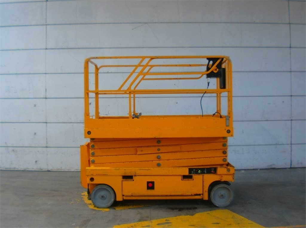Haulotte Compact 12 - Plataforma de Tijera/ Plataforma de tesoura: foto 1 Haulotte Compact 12 - Plataforma de Tijera/ Plataforma de tesoura: foto 1
