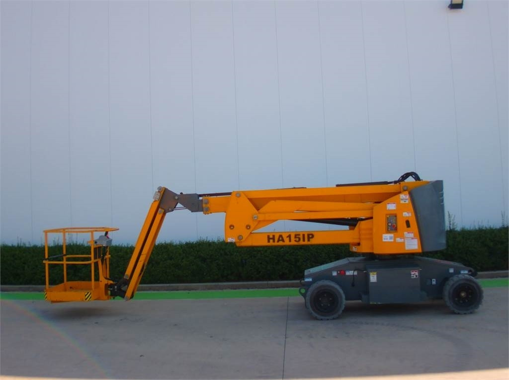 Haulotte HA15IP - Plataforma articulada: foto 1 Haulotte HA15IP - Plataforma articulada: foto 1