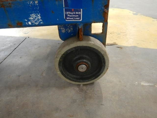 Plataforma de mastro vertical JLG Power Tower: foto 13 Plataforma de mastro vertical JLG Power Tower: foto 13