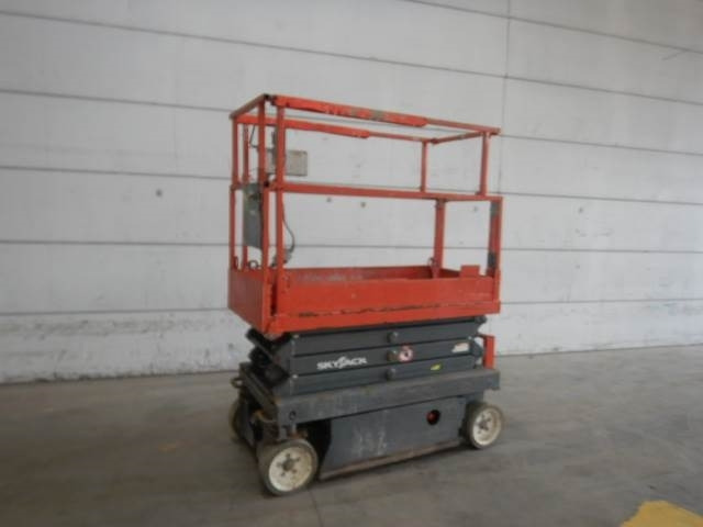 SkyJack SJ3219 - new batteries - Plataforma de Tijera/ Plataforma de tesoura: foto 4 SkyJack SJ3219 - new batteries - Plataforma de Tijera/ Plataforma de tesoura: foto 4
