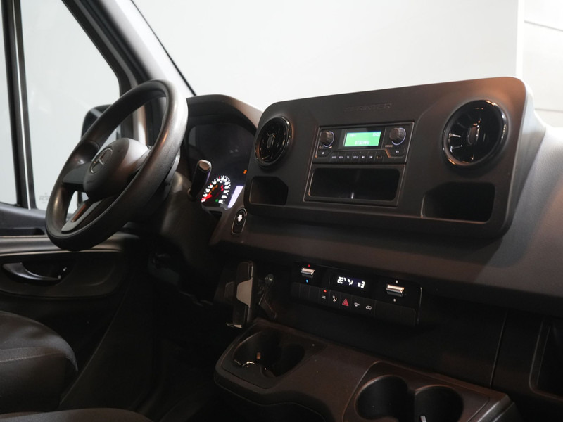 Mercedes-Benz Sprinter 316 2.2 CDI Aut. L2H2 EXPORT ONLY RWD LED/ Gev.Stoel/ Cruise/ Trekhaak - Furgão: foto 3 Mercedes-Benz Sprinter 316 2.2 CDI Aut. L2H2 EXPORT ONLY RWD LED/ Gev.Stoel/ Cruise/ Trekhaak - Furgão: foto 3