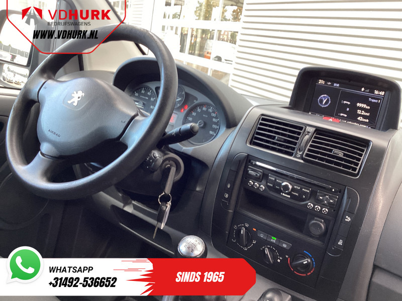 Peugeot Expert 2.0 HDI 130 pk L2 Dubbel Cabine DC EXPORT Airco/ Cruise/ Navi/ PDC/ Trekhaak - Furgão compacto, Carrinha cabine dupla: foto 3 Peugeot Expert 2.0 HDI 130 pk L2 Dubbel Cabine DC EXPORT Airco/ Cruise/ Navi/ PDC/ Trekhaak - Furgão compacto, Carrinha cabine dupla: foto 3