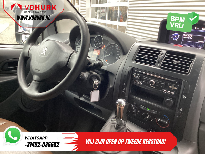 Peugeot Expert 2.0 HDI 165 pk Aut. L2 EXPORT Leder/ Imperiaal/ Airco/ Cruise/ PDC/ Trekhaak - Furgão compacto: foto 3 Peugeot Expert 2.0 HDI 165 pk Aut. L2 EXPORT Leder/ Imperiaal/ Airco/ Cruise/ PDC/ Trekhaak - Furgão compacto: foto 3