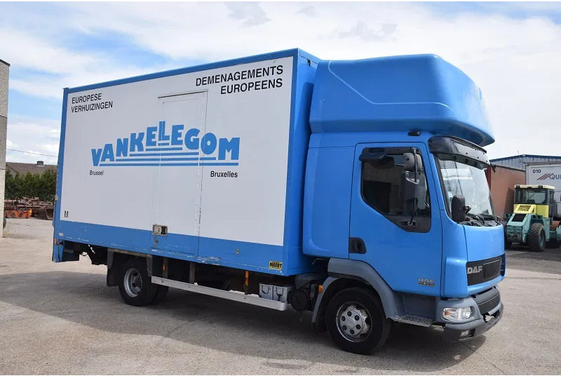 DAF LF 220 LF45 220 - Camião furgão: foto 5 DAF LF 220 LF45 220 - Camião furgão: foto 5