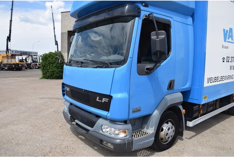 DAF LF 220 LF45 220 - Camião furgão: foto 3 DAF LF 220 LF45 220 - Camião furgão: foto 3