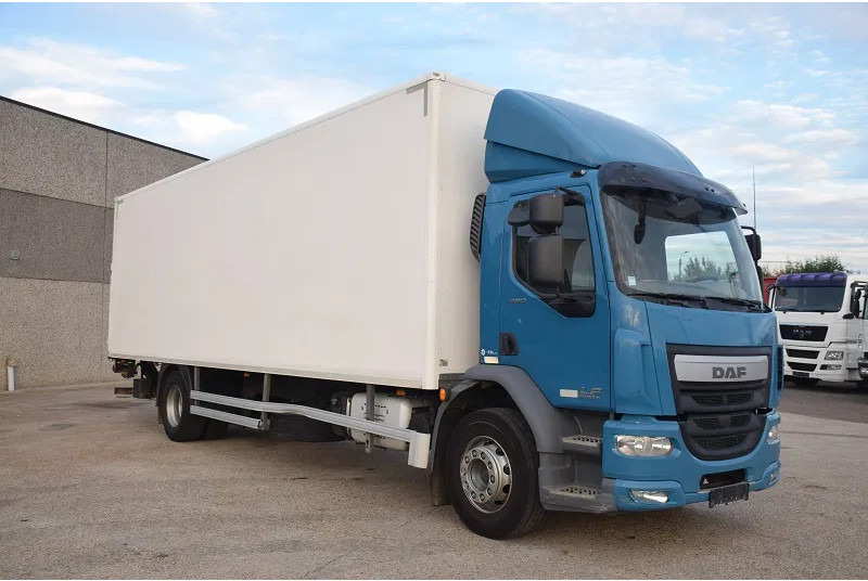 DAF LF 280 - Camião furgão: foto 4 DAF LF 280 - Camião furgão: foto 4
