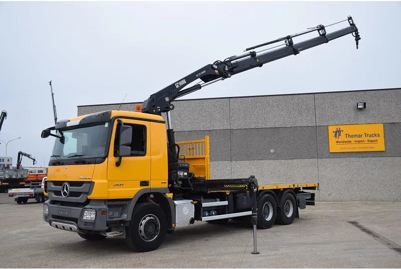 Mercedes-Benz - Camião de caixa aberta/ Plataforma, Camião grua: foto 1 Mercedes-Benz - Camião de caixa aberta/ Plataforma, Camião grua: foto 1