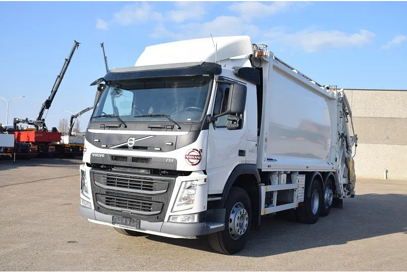 Volvo FM 330 - Caminhão de lixo: foto 2 Volvo FM 330 - Caminhão de lixo: foto 2