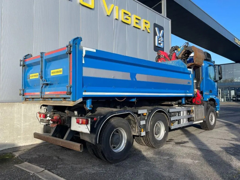 Mercedes-Benz Arocs 3342 *6x6*meegestuurd as*2zijdige kipper*Airco*Bluetooth - Camião basculante, Camião grua: foto 2 Mercedes-Benz Arocs 3342 *6x6*meegestuurd as*2zijdige kipper*Airco*Bluetooth - Camião basculante, Camião grua: foto 2