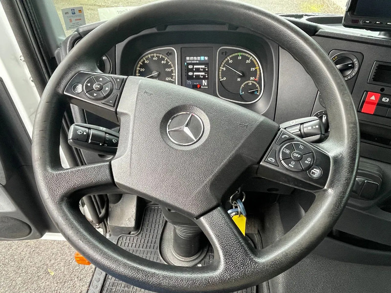 Mercedes-Benz Atego 1221 *Cruise control*Bluetooth*Elektrisch verstelbare en verwarmde spiegels - Camião frigorífico: foto 3 Mercedes-Benz Atego 1221 *Cruise control*Bluetooth*Elektrisch verstelbare en verwarmde spiegels - Camião frigorífico: foto 3
