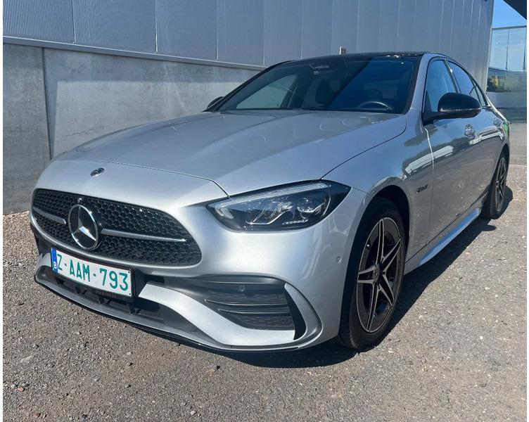Mercedes-Benz C-Klasse C300e Sedan*AMG PAKKET*NIGHT PAKKET*HEADUPDISPL*360°CAM* - Sedan: foto 1 Mercedes-Benz C-Klasse C300e Sedan*AMG PAKKET*NIGHT PAKKET*HEADUPDISPL*360°CAM* - Sedan: foto 1